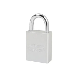 Candado American Lock 1105 gris para seguridad industrial LOTO Underwork.cl